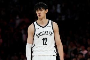 媒体人：曾凡博上半场未获出场机会 真不觉得他在篮网完全打不了