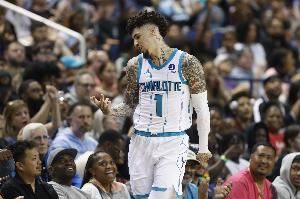 三球如何制造更多身体接触获得罚球?主帅:好问题 不予置评